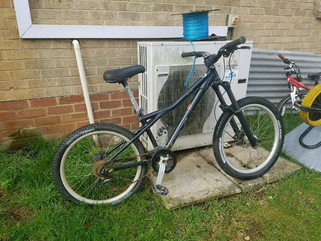 gt moto mountain bike